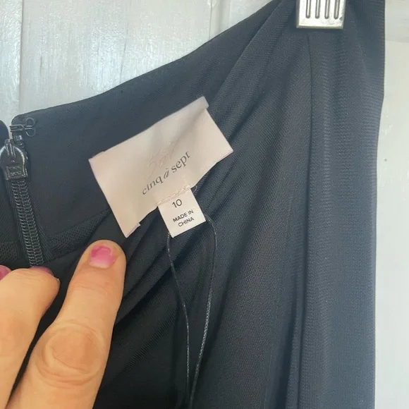 Cinq a sept vallory skirt- super flattering. - Picture 5 of 7